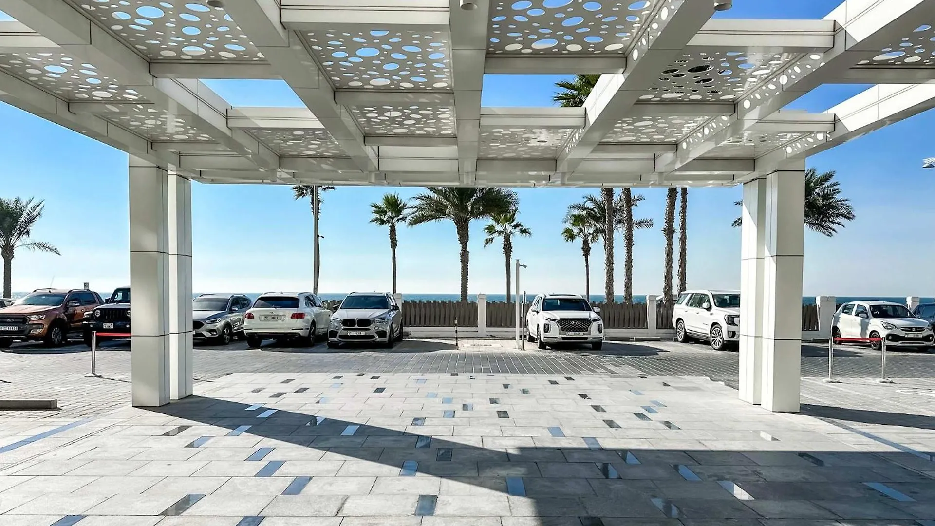 Spacious Beachfront 2 Bedroom Apartment - The 8 Dubai 0*,  Emirati Arabi Uniti