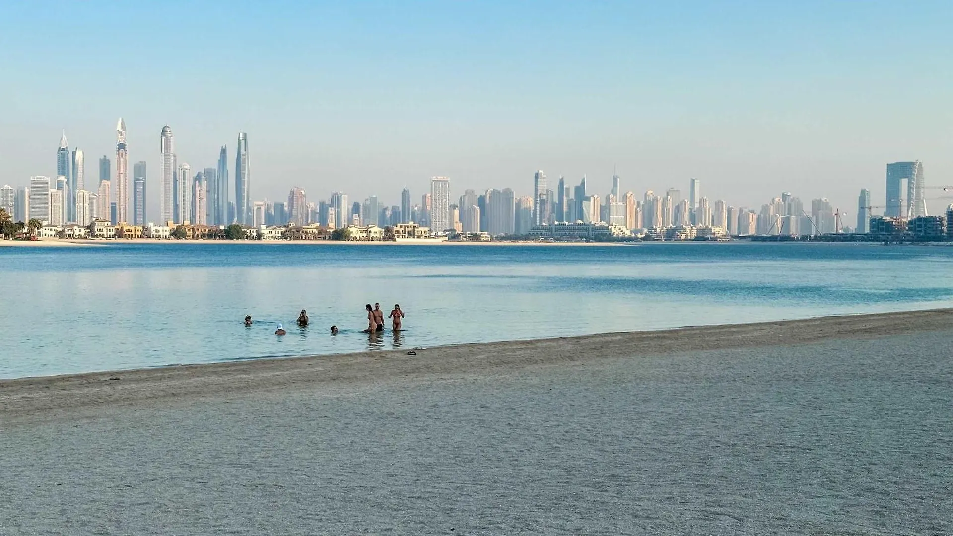 Spacious Beachfront 2 Bedroom Apartment - The 8 دبي